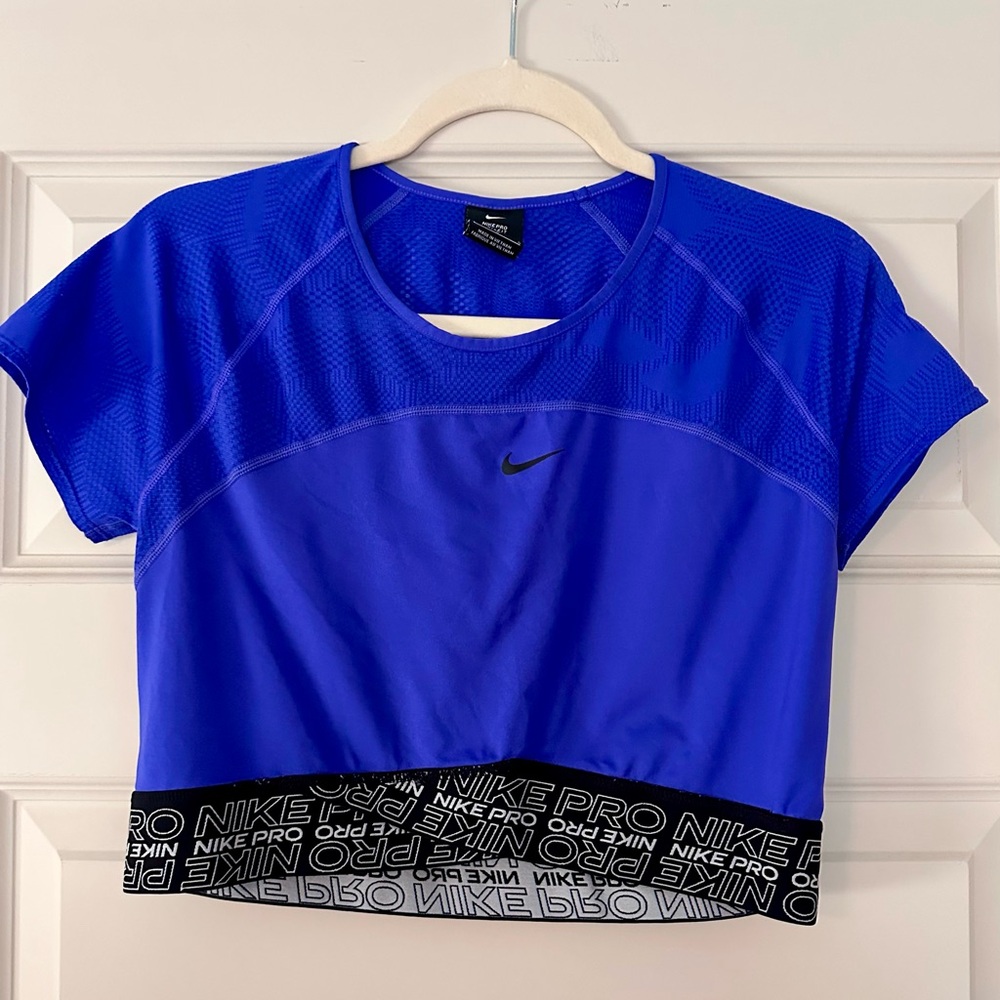 Nike Women's Vibrant Blue Crop Top